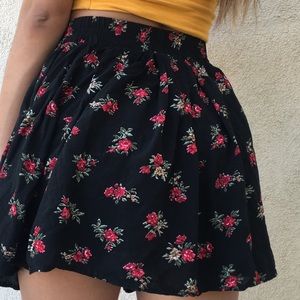 Brandy Melville Heather Skirt🌼